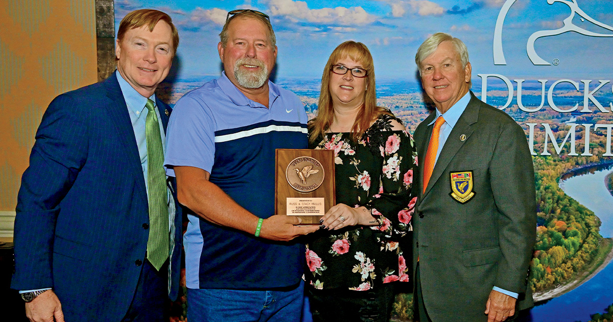 Image for DU Major Sponsor Makes the Shot of a Lifetime